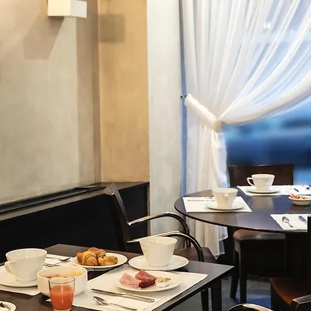 Western Astoria Hotel 3*