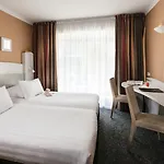 Western Astoria Hotel 3*