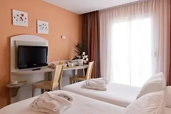 Western Astoria Hotel 3*