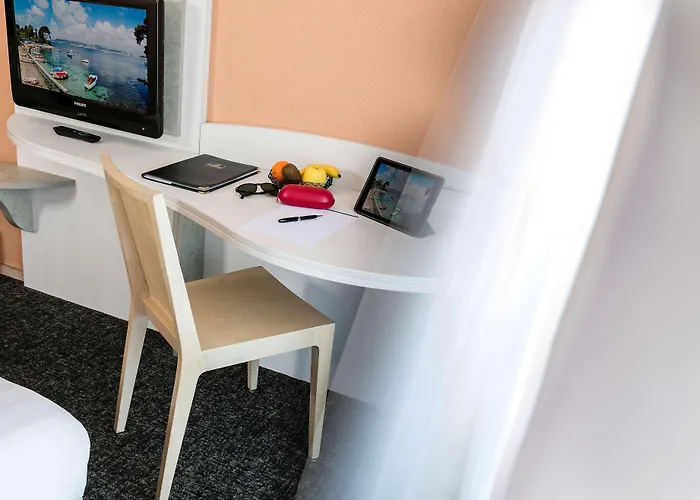 Hotel Western Astoria 3*