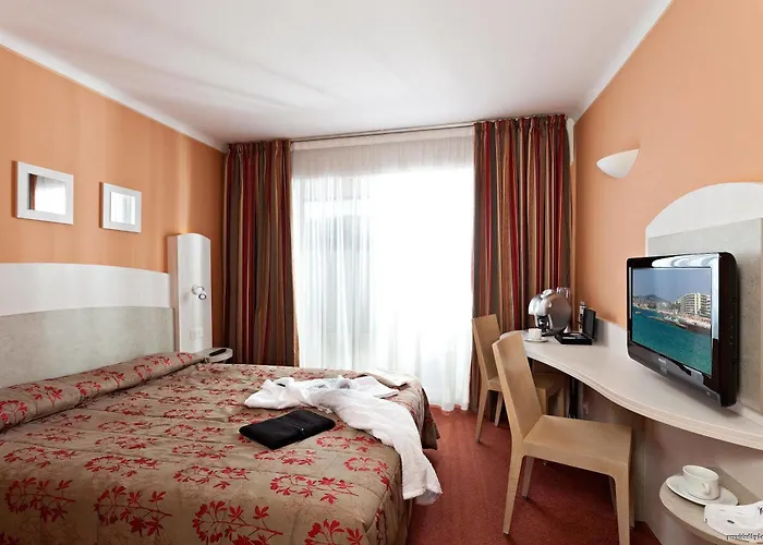 Western Astoria מלון 3*